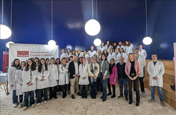 Donamos batas de laboratorio para apoyar la investigación